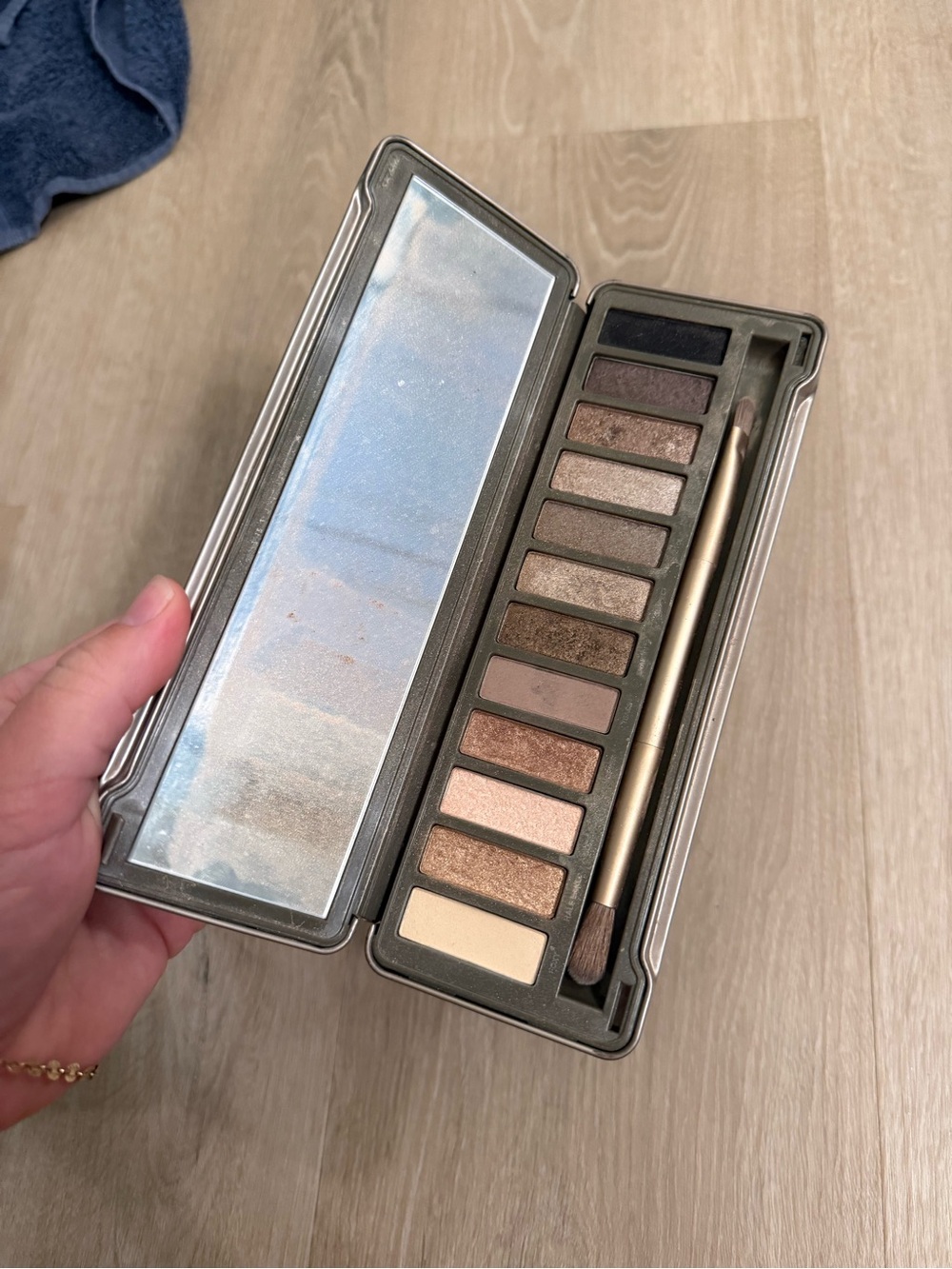 Urban Decay Neutral Eyeshadow Palette — Champagne, Gold & Warm Brown Shades